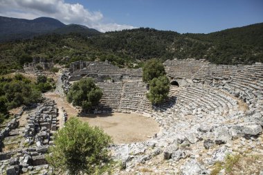 Kaunos antik kenti, Dalyan Vadisi, Türkiye. Kaunos (Latince: Caunus) Antik Karya ve Anadolu 'da, modern Dalyan kentinin birkaç km batısında, Mula Eyaleti, Türkiye.