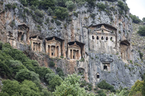 Kaunos antik kenti, Dalyan Vadisi, Türkiye. Kaunos (Latince: Caunus) Antik Karya ve Anadolu 'da, modern Dalyan kentinin birkaç km batısında, Mula Eyaleti, Türkiye.