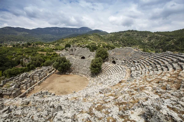 Kaunos antik kenti, Dalyan Vadisi, Türkiye. Kaunos (Latince: Caunus) Antik Karya ve Anadolu 'da, modern Dalyan kentinin birkaç km batısında, Mula Eyaleti, Türkiye.