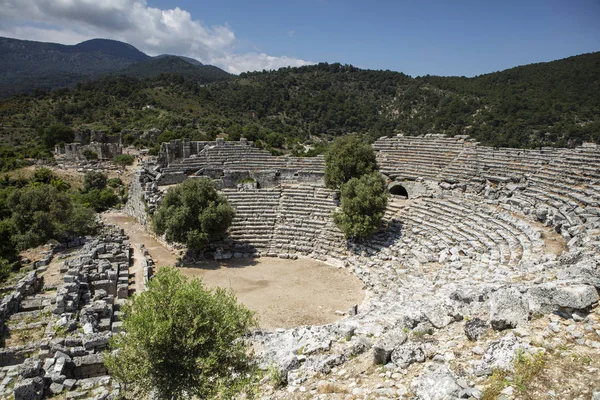 Kaunos antik kenti, Dalyan Vadisi, Türkiye. Kaunos (Latince: Caunus) Antik Karya ve Anadolu 'da, modern Dalyan kentinin birkaç km batısında, Mula Eyaleti, Türkiye.