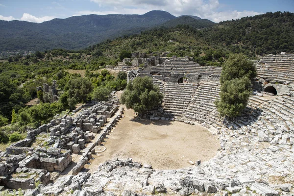 Kaunos antik kenti, Dalyan Vadisi, Türkiye. Kaunos (Latince: Caunus) Antik Karya ve Anadolu 'da, modern Dalyan kentinin birkaç km batısında, Mula Eyaleti, Türkiye.