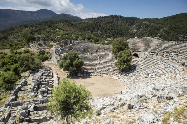 Kaunos antik kenti, Dalyan Vadisi, Türkiye. Kaunos (Latince: Caunus) Antik Karya ve Anadolu 'da, modern Dalyan kentinin birkaç km batısında, Mula Eyaleti, Türkiye.