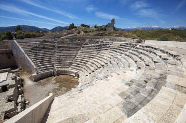 Rhodiapolis antik kenti. Rhodiapolis, Antalya İli, Kumluca Tepesi ve eteklerinin yerleşmesi kuruluyor.