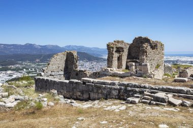 Rhodiapolis antik kenti. Rhodiapolis, Antalya İli, Kumluca Tepesi ve eteklerinin yerleşmesi kuruluyor.