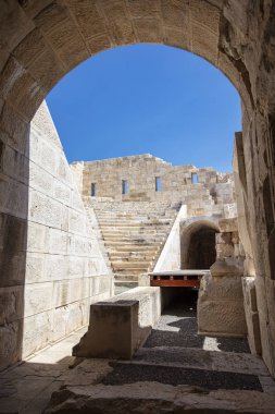 Patara (Pttra). Eski Lycian şehri Patara 'nın kalıntıları. Amfi-tiyatro ve Lycia Halk Meclisi. Patara, Lycia Ligi 'nin başkentindeydi. Hava görüntüsü çekimi. Antalya, Turka.