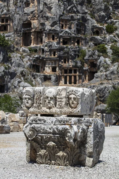Arkeolojik kalıntıları Likya kaya mezarları Myra, Türkiye'de kesme