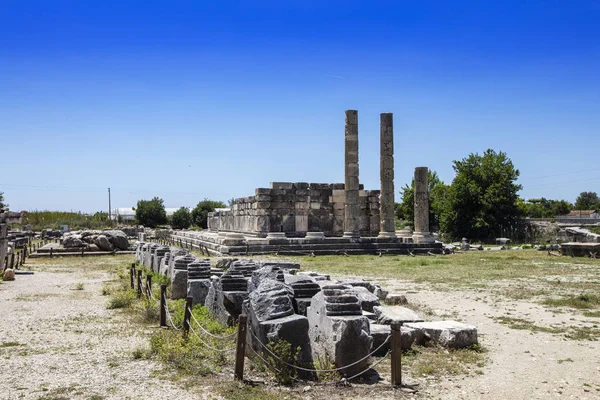 レトゥーン レトゥム 古代都市 リシアンの道のザントス古代都市の近くのレトゥーンの古代都市の柱 アンタルヤ トルコ — ストック写真