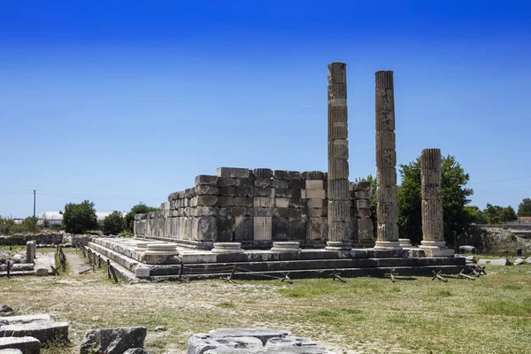 レトゥーン レトゥム 古代都市 リシアンの道のザントス古代都市の近くのレトゥーンの古代都市の柱 アンタルヤ トルコ — ストック写真