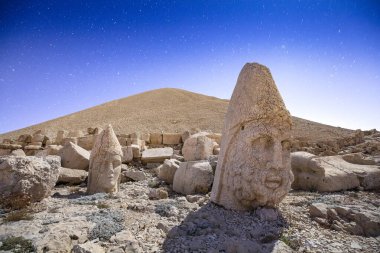 Türkiye'de Nemrut Dağı.