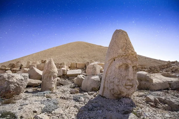 Türkiye'de Nemrut Dağı.