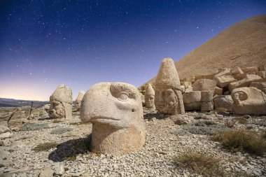 Türkiye'de Nemrut Dağı.