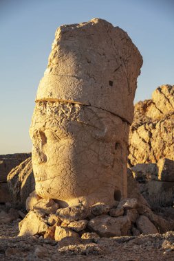 Adıyaman'da Nemrut Dağı'nın tepesindeki heykeller