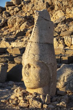 Adıyaman'da Nemrut Dağı'nın tepesindeki heykeller