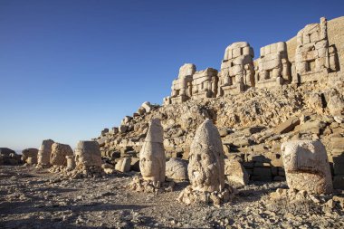 Adıyaman'da Nemrut Dağı'nın tepesindeki heykeller