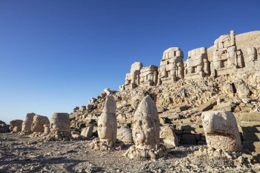 Adıyaman'da Nemrut Dağı'nın tepesindeki heykeller