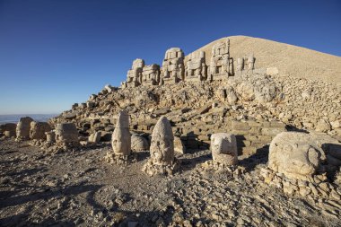 Adıyaman'da Nemrut Dağı'nın tepesindeki heykeller