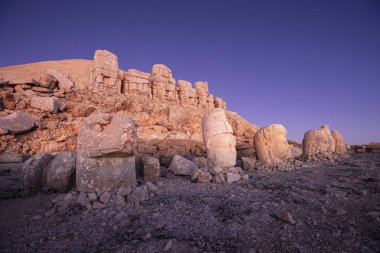 Adıyaman'da Nemrut Dağı'nın tepesindeki heykeller
