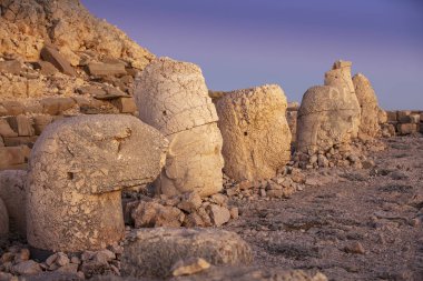 Adıyaman'da Nemrut Dağı'nın tepesindeki heykeller