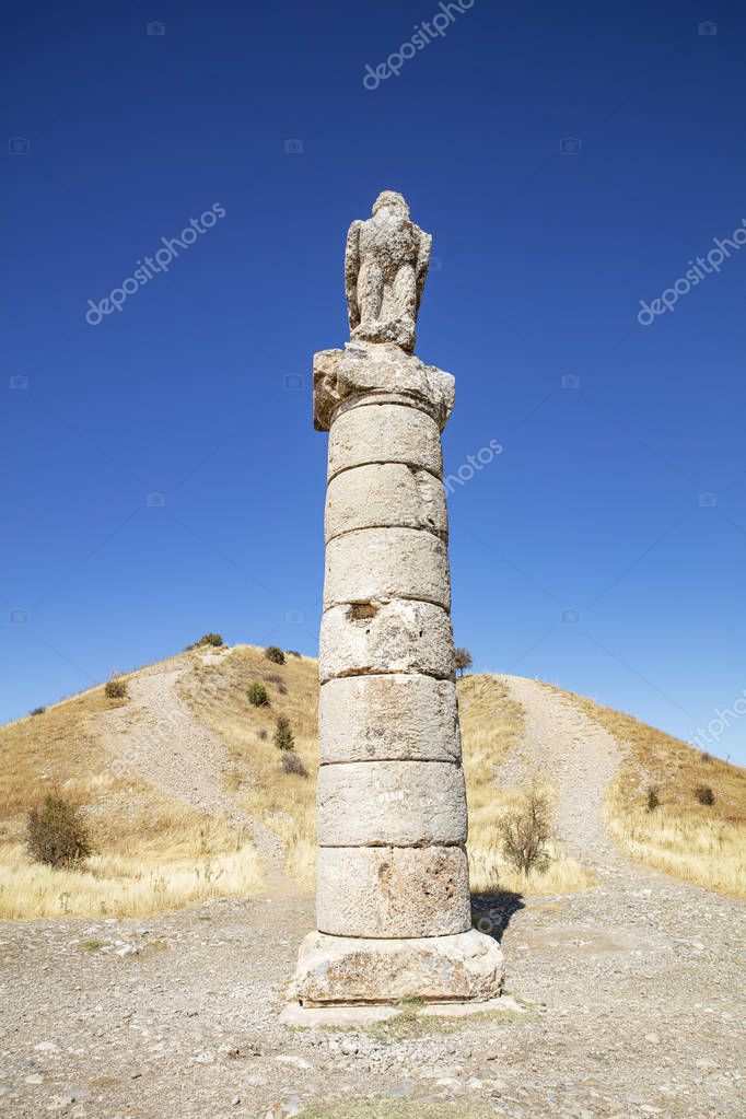 Karakus Tumulus (Tumba Monumento). La construcción del túmulo es una