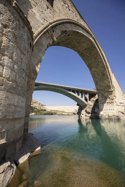Индейка Мост Малабади Реке Бэтмен 1146 1147 Постройки Тимуртасом Мардинским — стоковое фото