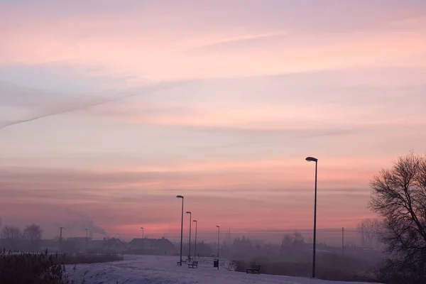 Kolorowe Zimowy Wschód Słońca Nad Jeziorem — Zdjęcie stockowe