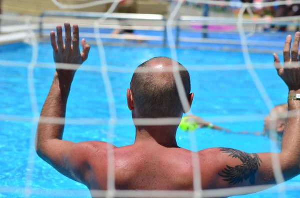 tatil su oyunları yüzme havuzunda