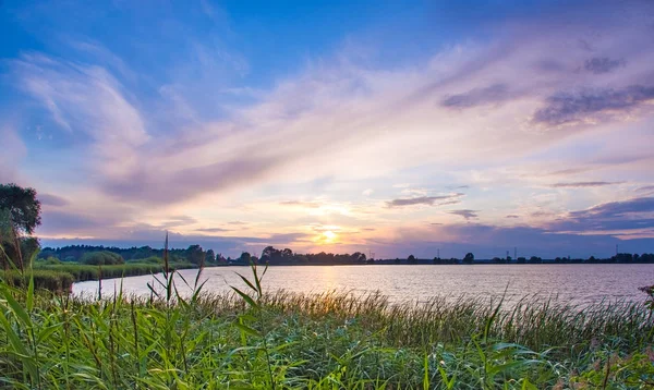 yaz göl günbatımı