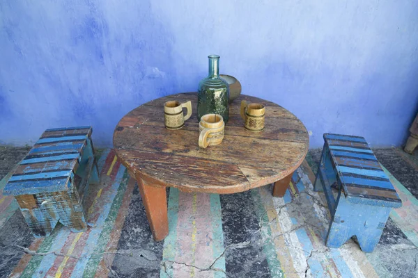 Moldavian Still Life Blue Lime Wall Traditional Wooden Mugs Blue — Stock Photo, Image
