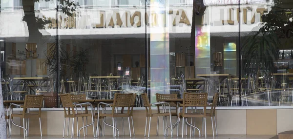 Vista Cidade Verão Com Café Rua Vista Típica Cidade Sul — Fotografia de Stock