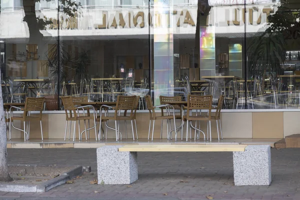 Vista Cidade Verão Com Café Rua Vista Típica Cidade Sul — Fotografia de Stock