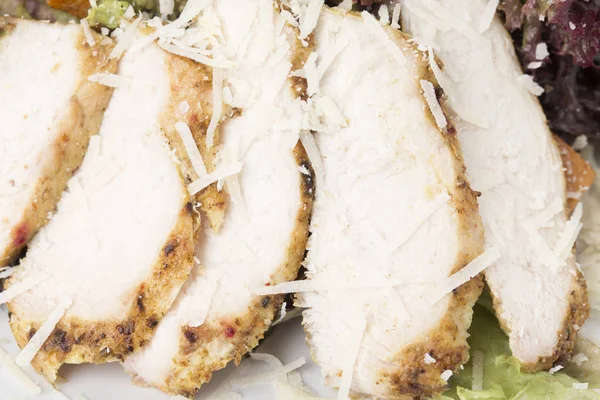 Fragmen Caesar Salad Dengan Ayam Close — Stok Foto