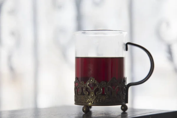 Oriental tradicional um suporte de vidro de chá . — Fotografia de Stock