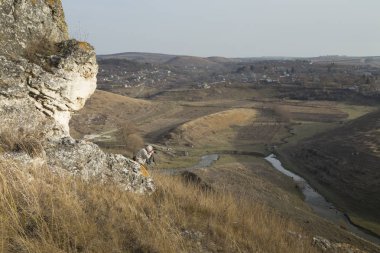 Fotoğrafçı bir manzara çekim yapıyor.