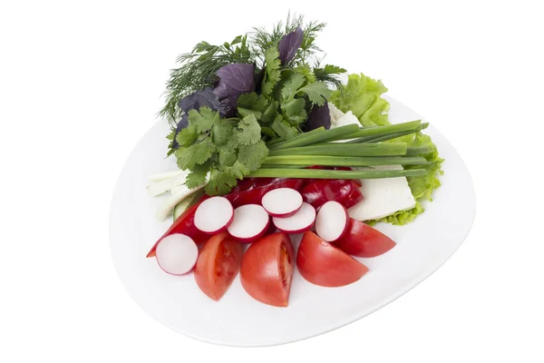 Ensalada con verduras frescas y queso blanco . — Foto de Stock