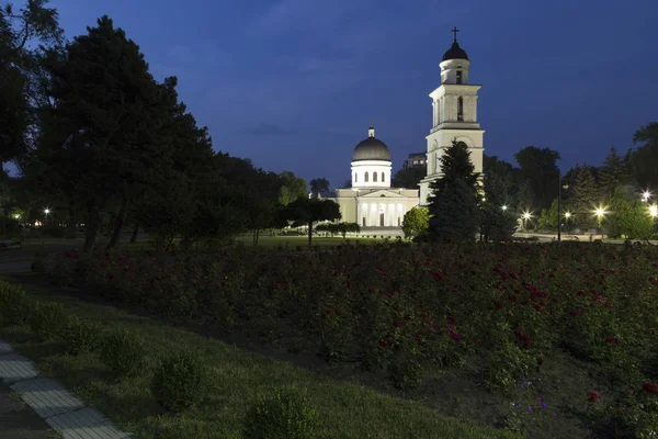 Edifici storici sulle strade di Chisinau . — Foto Stock