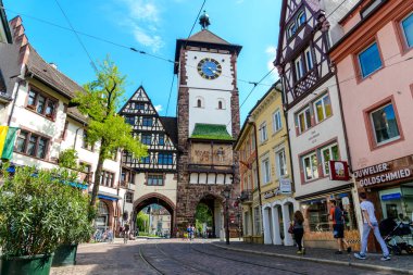 Freiburg im Breisgau'daki Schwabentor kapısı, Baden-wurttemberg, Ger