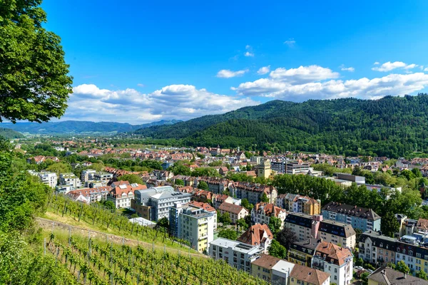 Вид з повітря на місто Фрайбург-в-Брейсгау. Баден-Вюртемберг, — стокове фото