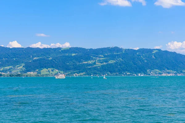 Vista sobre Bodensee lago Constance, do porto na ilha de Lindau . — Fotografia de Stock