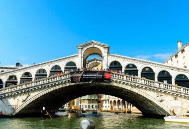 İtalya, Venedik 'te Rialto Köprüsü