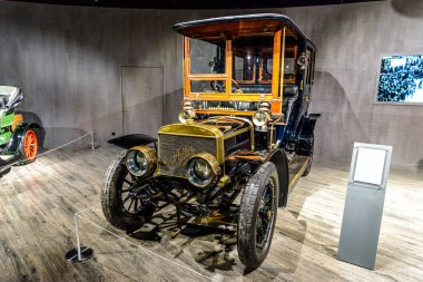 Adler 8 / 16 Motorwagen 1904 - 1907