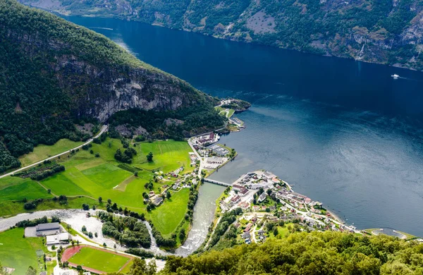 Flam yakın Aurlandsfjord manzara güzel Panorama Görünümü. — Stok fotoğraf