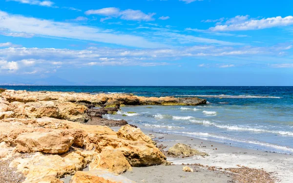 Akdeniz manzarası, Alicante yakınlarındaki kıyı, İspanya