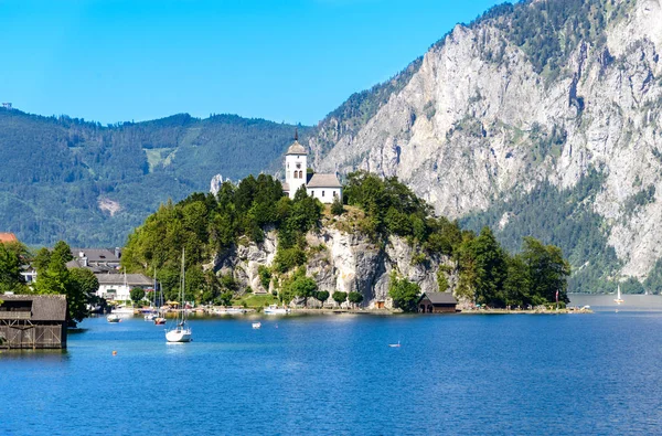 Traunkirchen, Maria Kronung templom. Salzkammergut, Ausztria — Stock Fotó