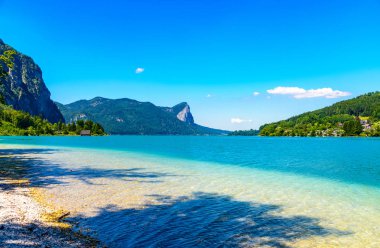Mondsee (Moon Lake) im Salzkammergut manzaralı, Salzburg, Avusturya.
