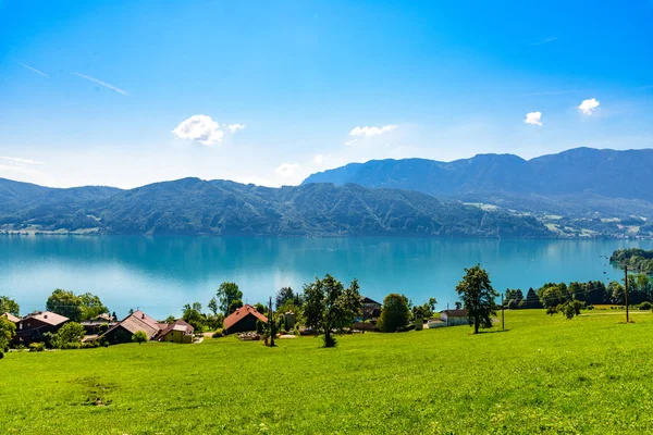 Attersee gölü im Salzkammergut, Alpler Dağları Yukarı Avusturya