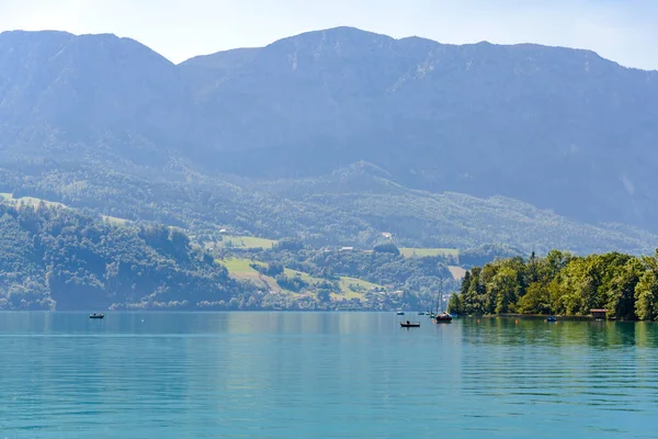 Attersee lago im Salzkammergut, alpes montanhas Alta Áustria — Fotografia de Stock