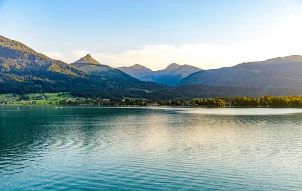 Sankt Wolfgang im Salzkammergut, Wolfgangsee, Áustria — Fotografia de Stock