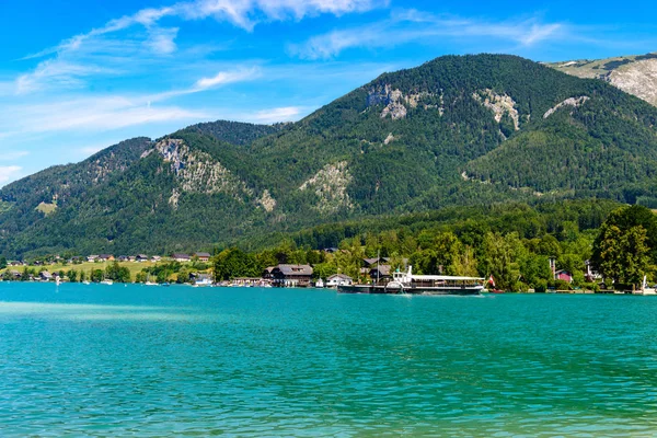 Sankt Wolfgang im Salzkammergut, Wolfgangsee, Österrike — Stockfoto