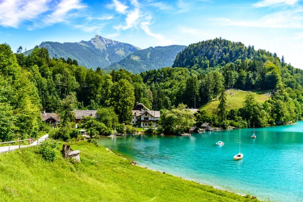 Lago Wolfgangsee en St Gilgen. Salzkammergut, Salzburgo, Austr —  Fotos de Stock