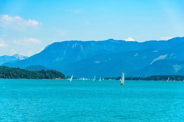 Lago Wolfgangsee em St Gilgen. Salzkammergut, Salzburgo, Austr — Fotografia de Stock